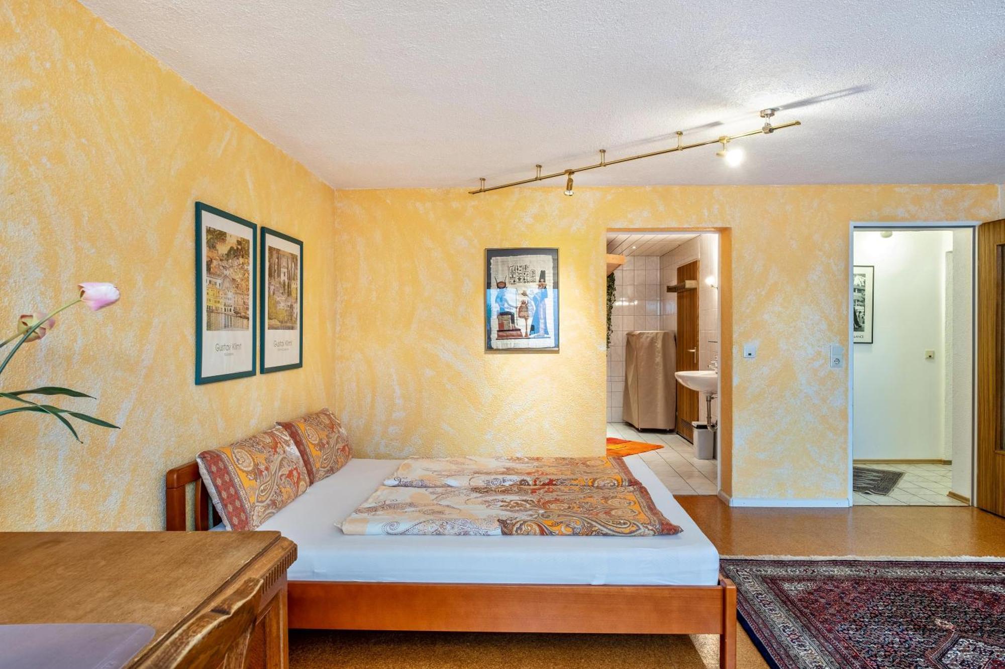 Ferienwohnung Bei Franka Mit Sauna Freiburg im Breisgau Exterior photo