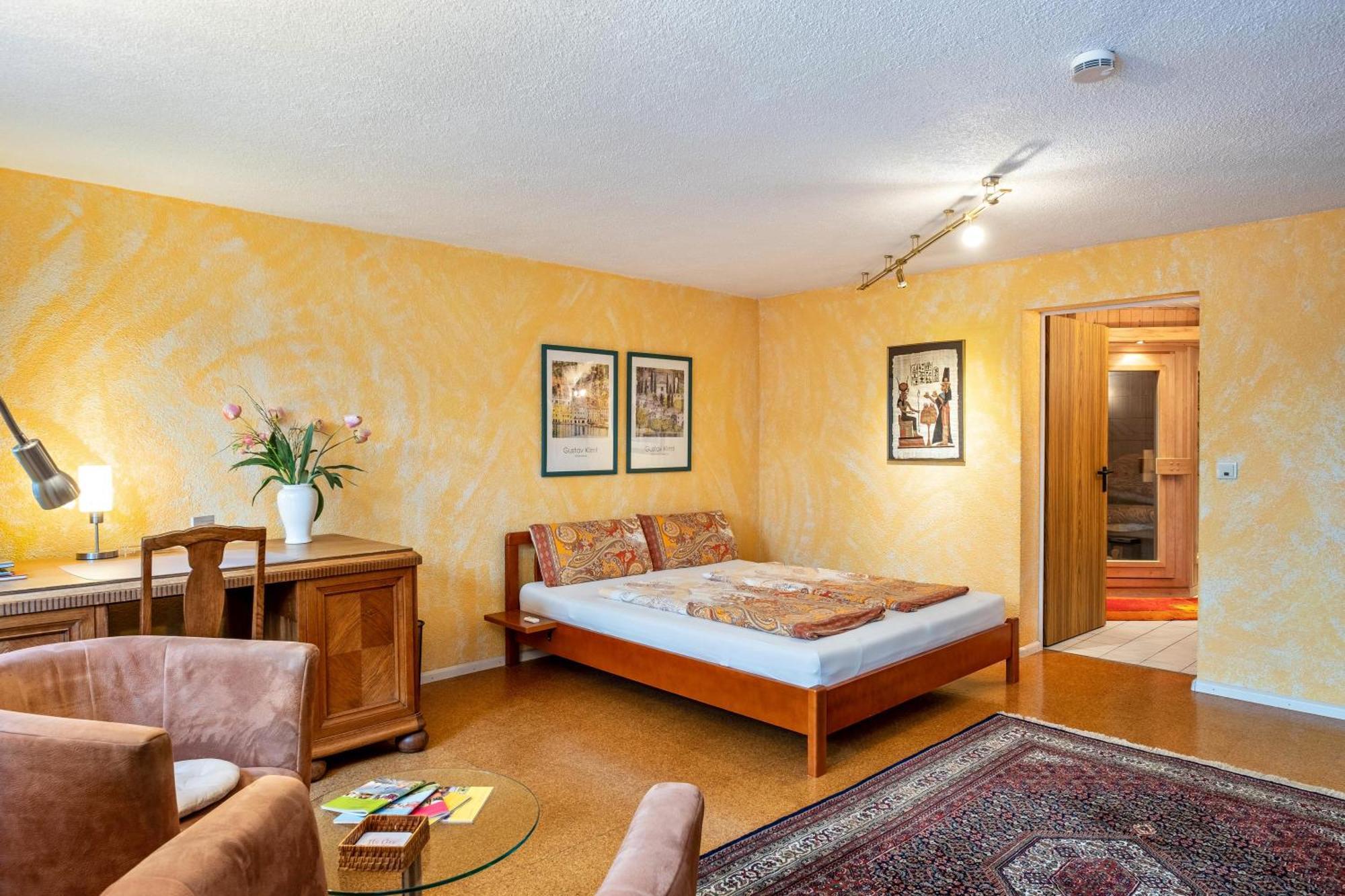 Ferienwohnung Bei Franka Mit Sauna Freiburg im Breisgau Exterior photo